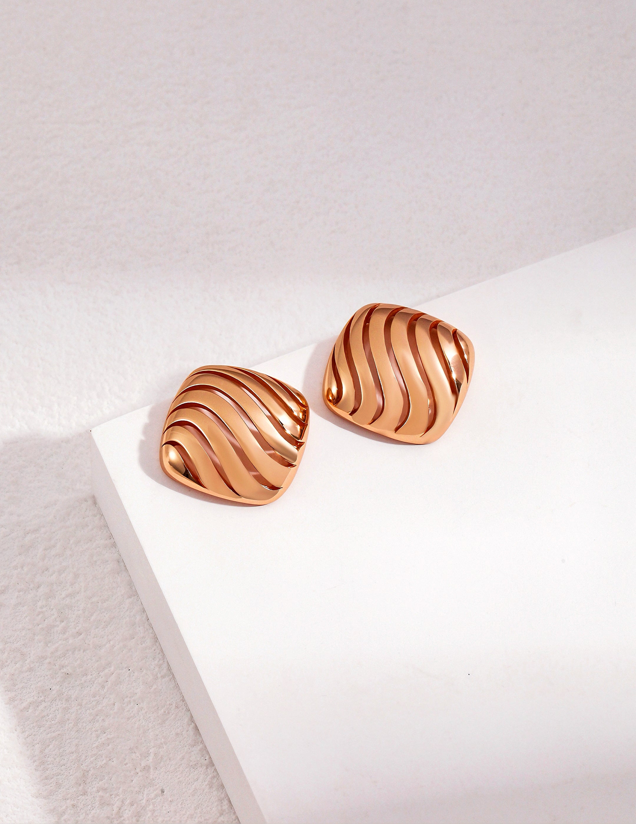 Three-Dimensional Hollow Plain Silver Series