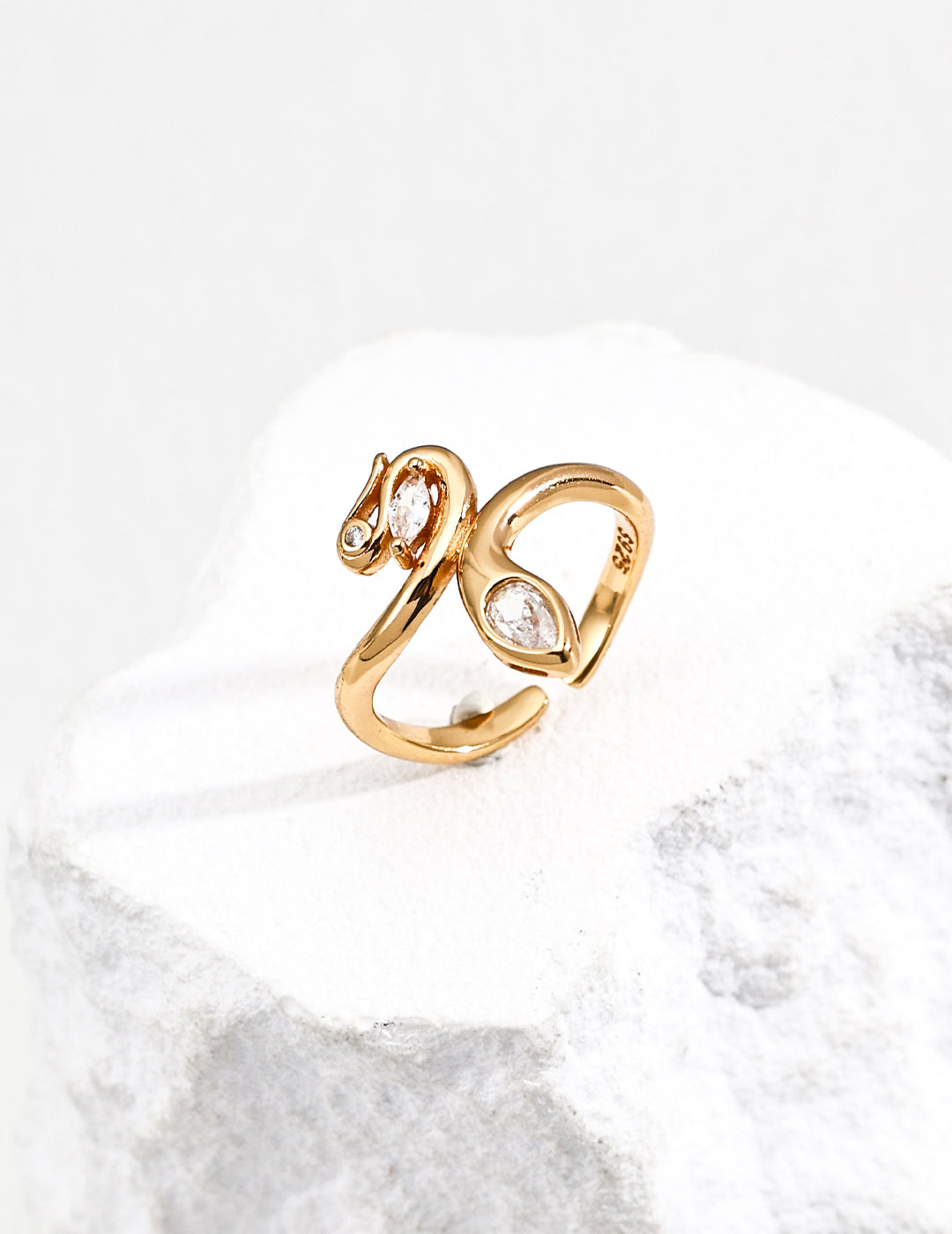 S925 silver zircon ring with a sense of design