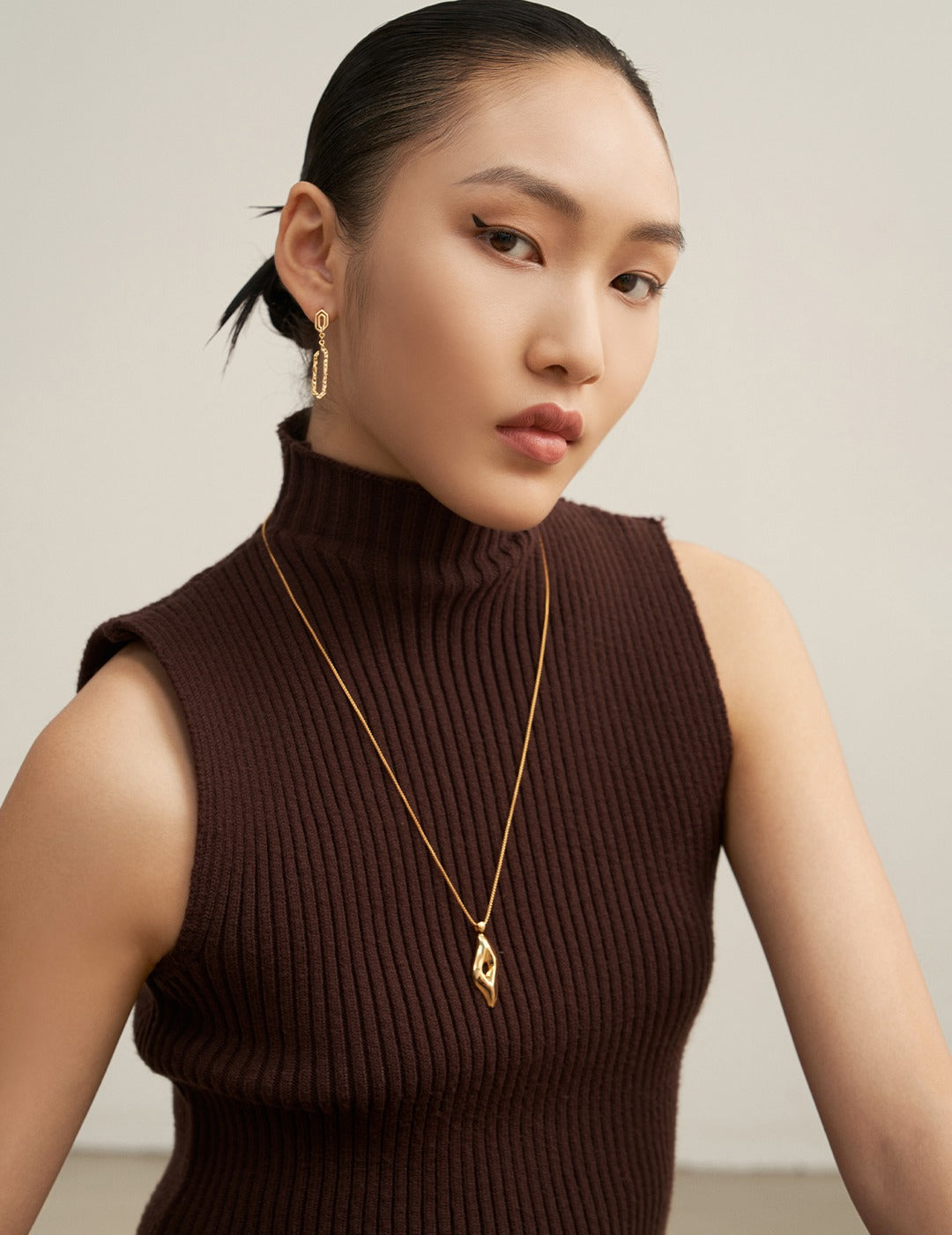 Pure silver asymmetric earrings