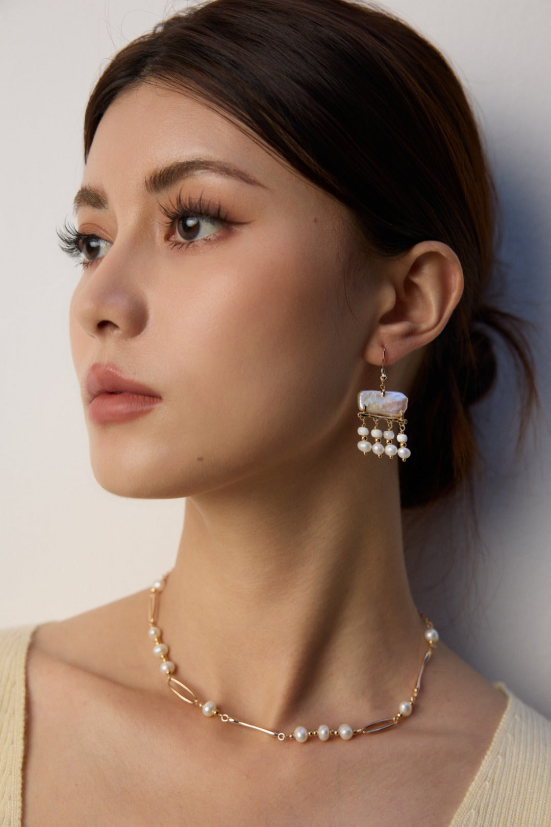 S925 silver earrings with a sense of design, featuring natural mother-of-pearl