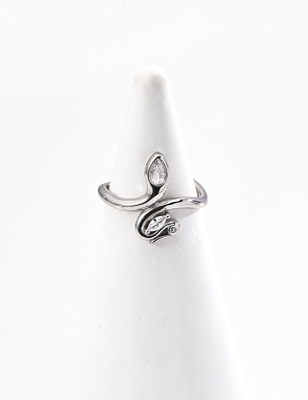 S925 silver zircon ring with a sense of design