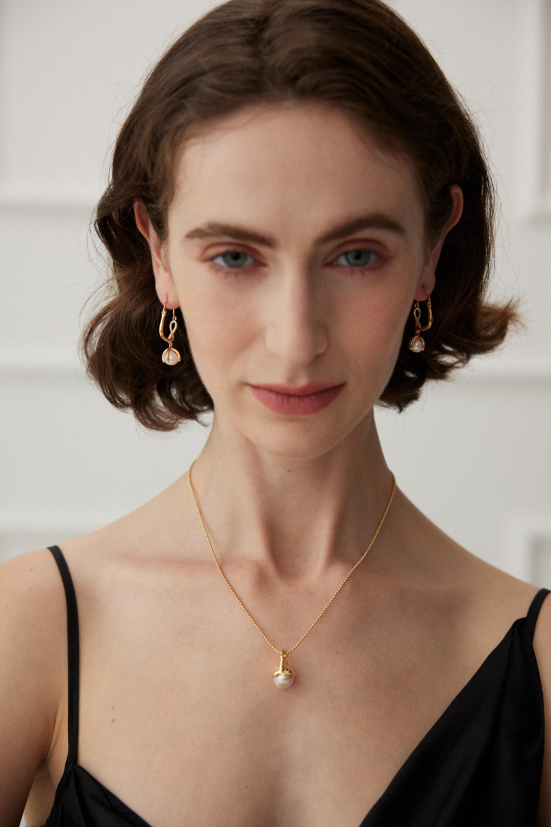 Natural pearl earrings