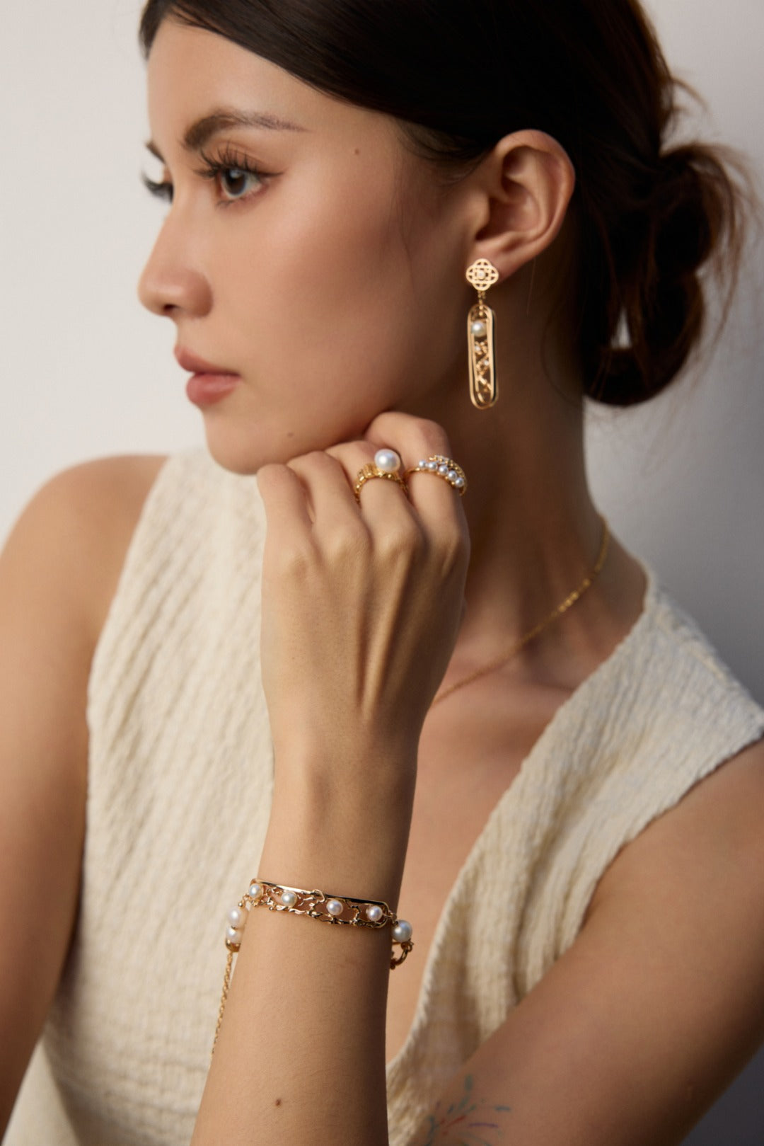 S925 silver natural pearl and zircon earrings