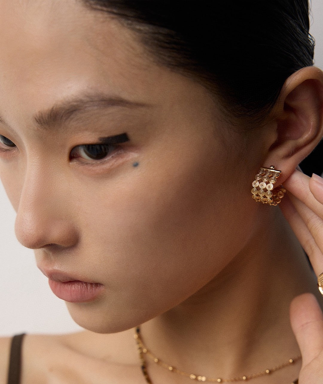S925 silver earrings with a sense of design