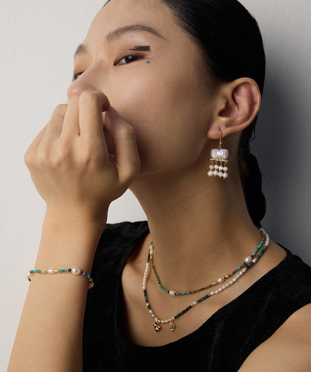 S925 silver earrings with a sense of design, featuring natural mother-of-pearl