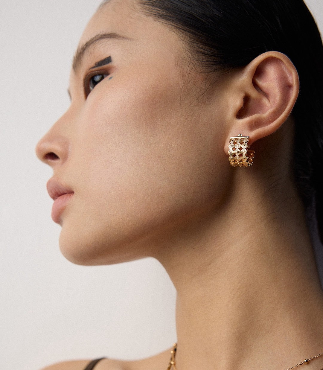 S925 silver earrings with a sense of design