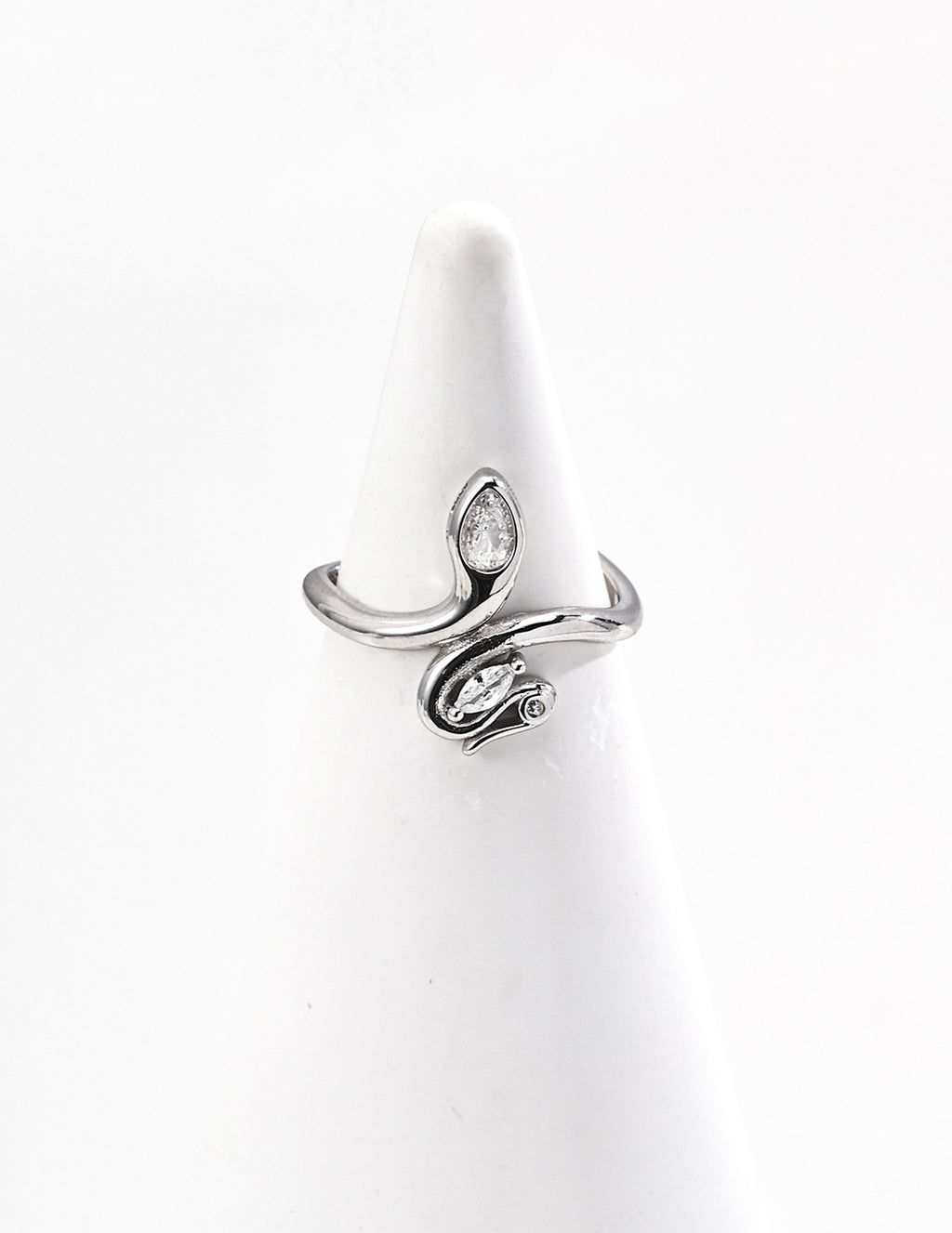 S925 silver zircon ring with a sense of design